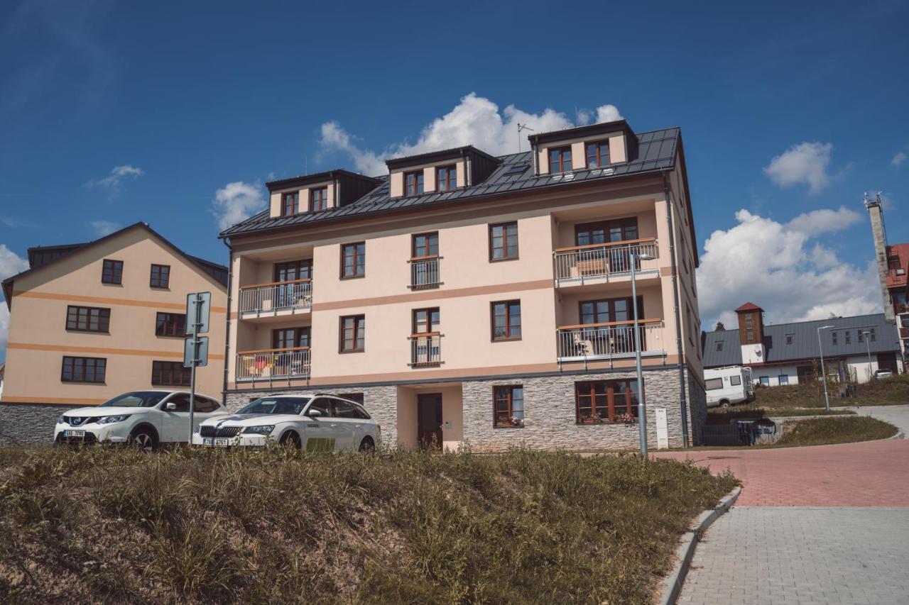 Apartman Sjezdovka Kasperske Hory Buitenkant foto